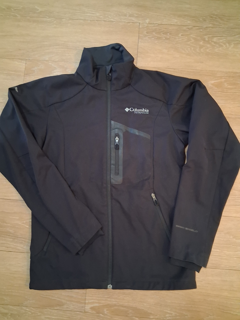 Columbia Titanium Men's Black Softshell Jacket